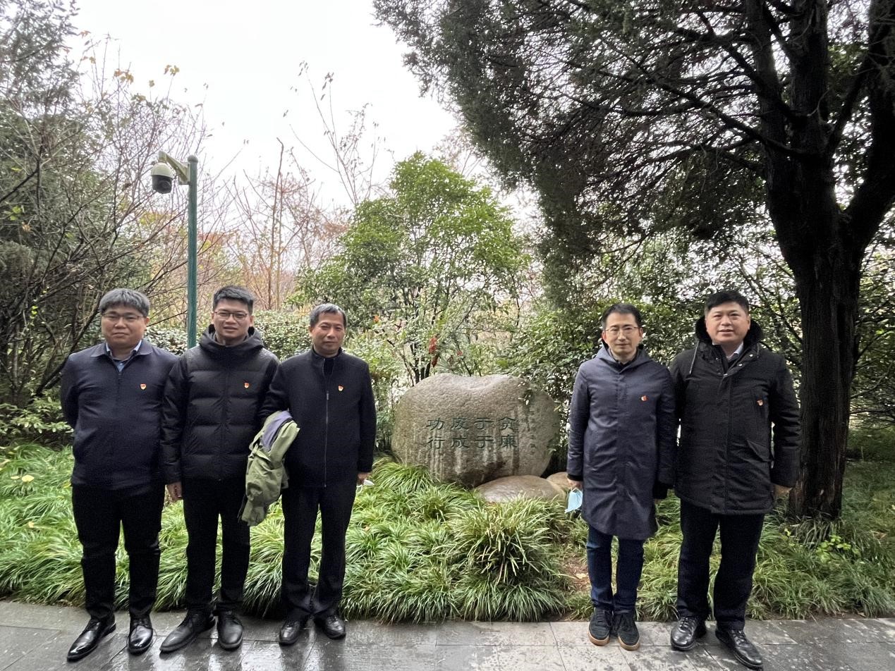 1703038060415367.jpg 2.jpg